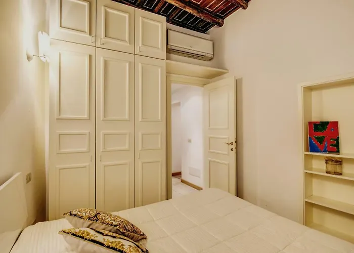 Portico D'ottavia Apartment *